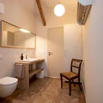 Im Naturschutzgebiet, Mit Grossem Balkon *