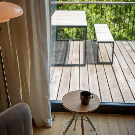 Im Naturschutzgebiet, Mit Grossem Balkon アパート *