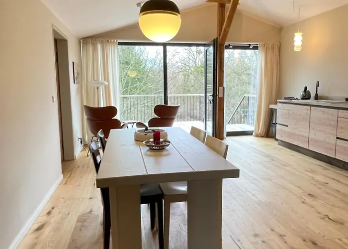 Im Naturschutzgebiet, Mit Grossem Balkon * Templin