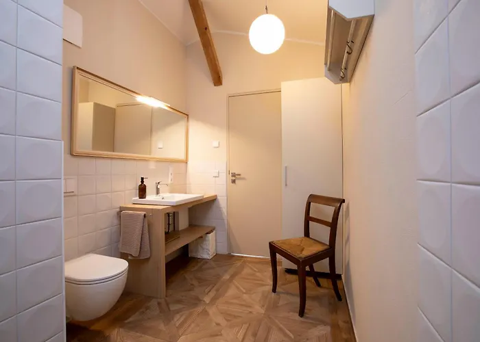 Im Naturschutzgebiet, Mit Grossem Balkon *