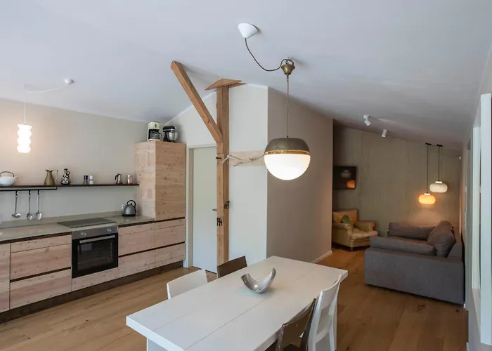 Im Naturschutzgebiet, Mit Grossem Balkon *